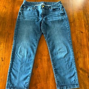 Jennifer Lopez Crop Blue Jeans Size 8